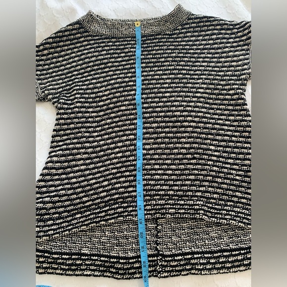 Black and white knit short sleeved top - Picture 2 of 8